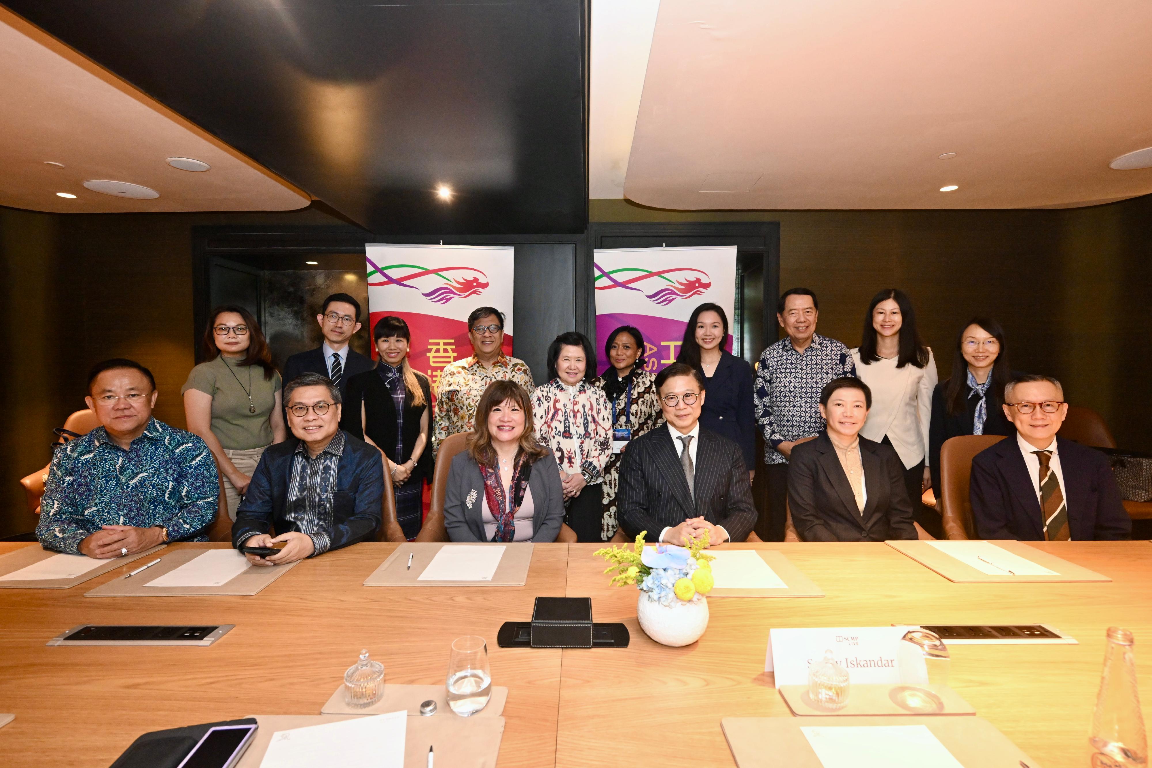 DSJ promotes Hong Kong's common law system and strengths in legal, financial and other professional services in Indonesia (with photos)